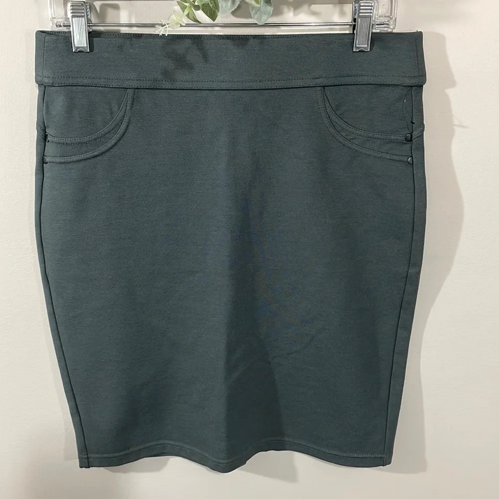 NWOT LIVERPOOL Jeans Company Stretch Ponte Pull On Pencil Skirt Dark Spruce 4
